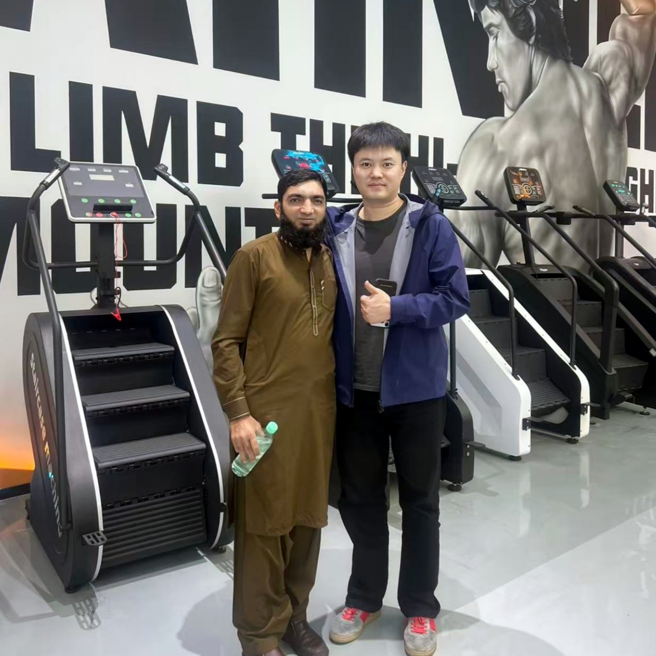 yingruis Fitness Equipment Technology Co., Ltd. a finalisé avec succès la commande de 30 tapis roulants incurvés pour des clients pakistanais